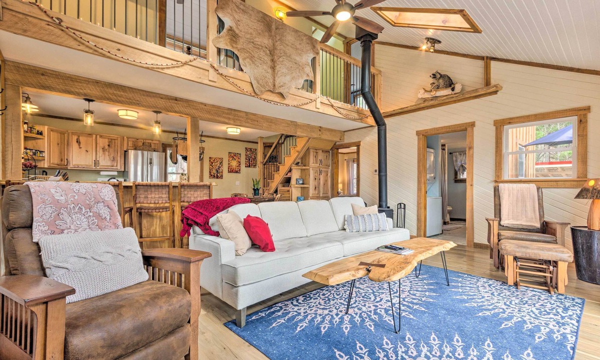 Hendersonville Cabin | Hendersonville Cabin w/Hot Tub, Views & Fire Pit!