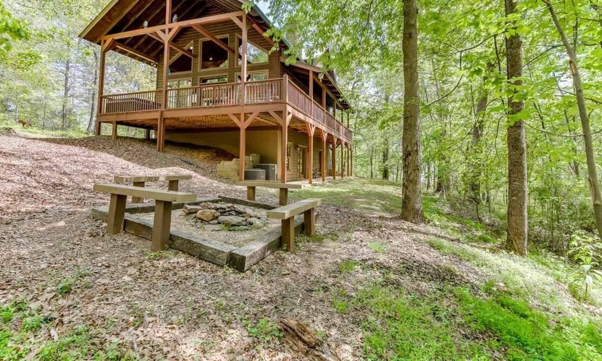 Cleveland House | Hickory Hill- Perfect Private Family Luxury Cabin