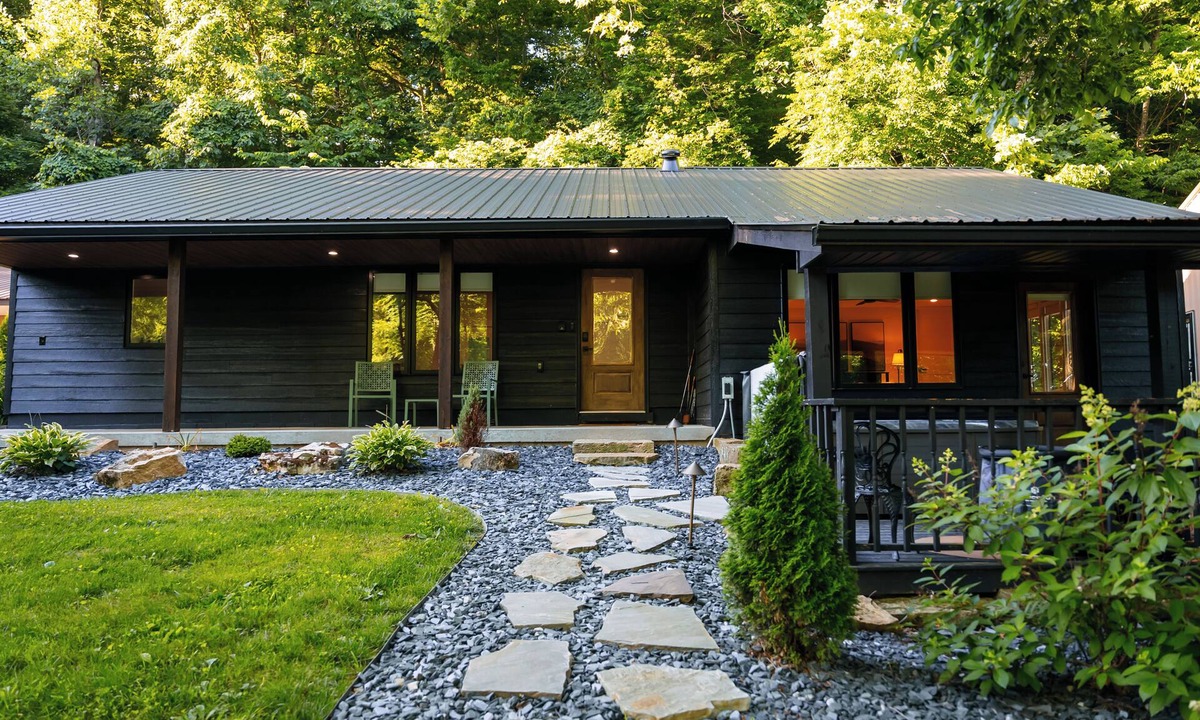 Shoals Cabin | Hidden Family Cabin with Hot Tub