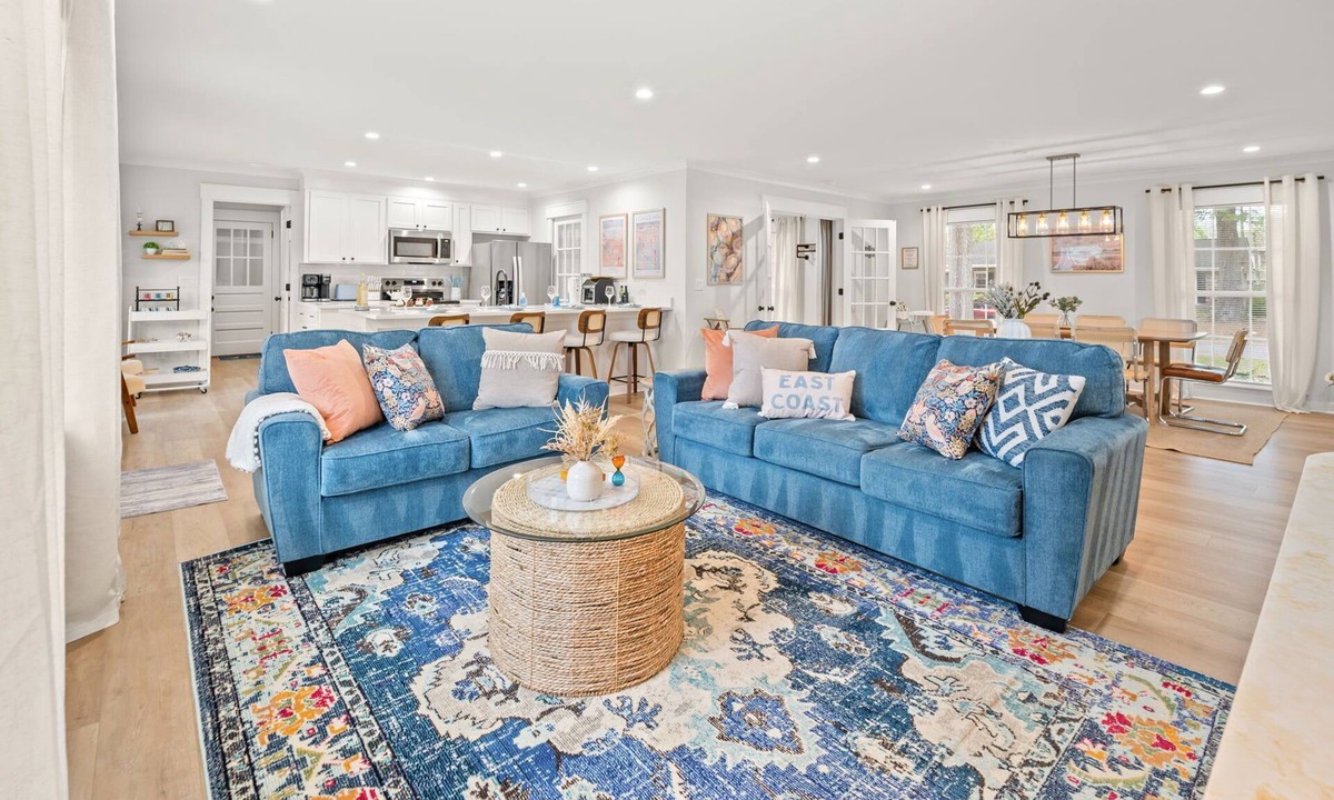 West Ashley House | Hidden Gem Close to Downtown & Beaches, 8 Guests