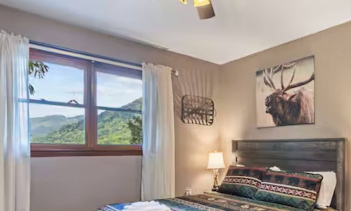 Maggie Valley Cabin | Highview Retreat-Breathtaking Views, Great Location!