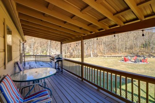Damascus House | Hike the AT! Creekside Cabin in Trail Town USA