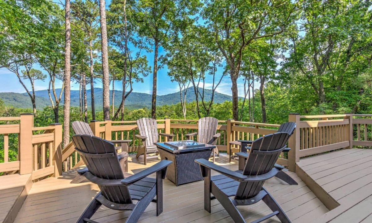 Big Canoe House | Hillside Manor - Luxury Hot Tub + Fireplace + Pool Table + & Wet Bar