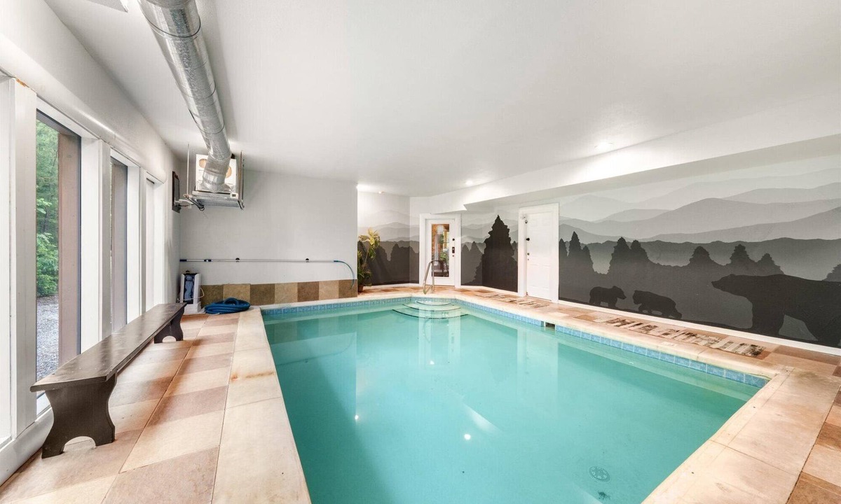 Cosby House | Hilltop Hideaway: HUGE Indoor Heated Pool/Hot Tub/Theatre/Sleeps 18/Pets