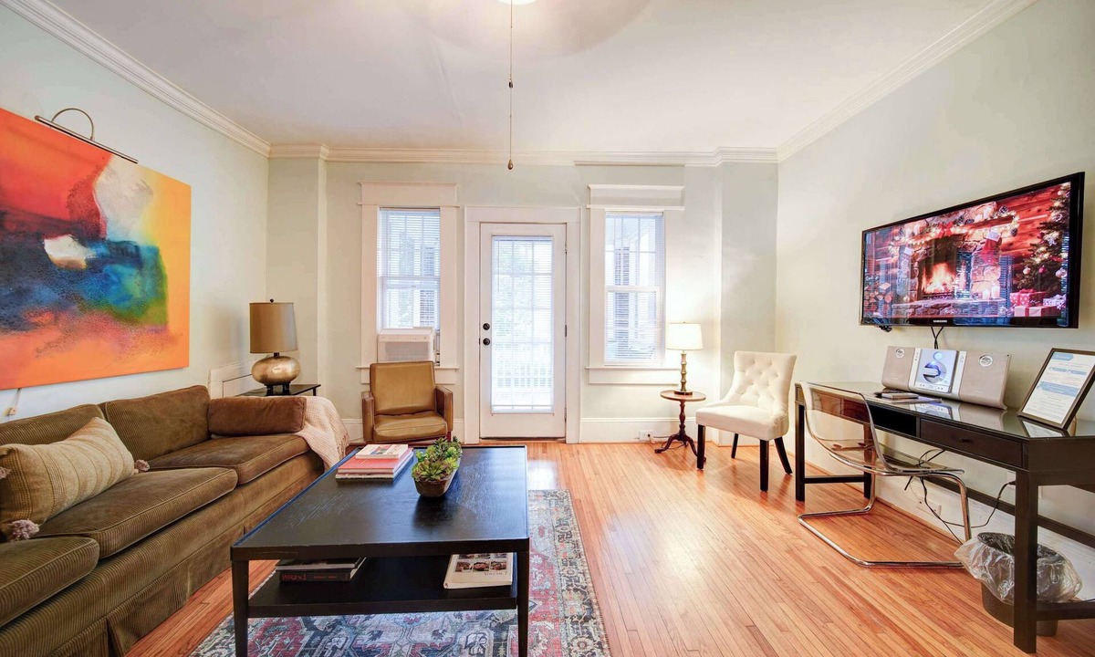 Dilworth Condo | Historic Dilworth 1BR Apartment: King Suite Near Atrium Health & Uptown