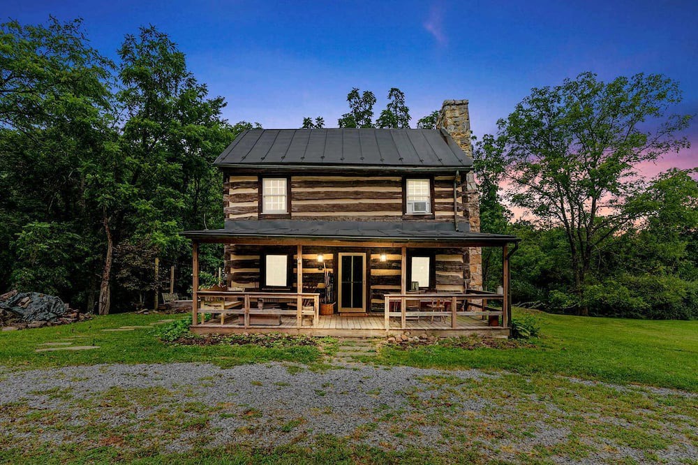 Augusta Cabin | Historic Restored Farmhouse with Cowboy Cauldron Fire Pit Near Ice Mountain, Capon Bridge, West Virginia