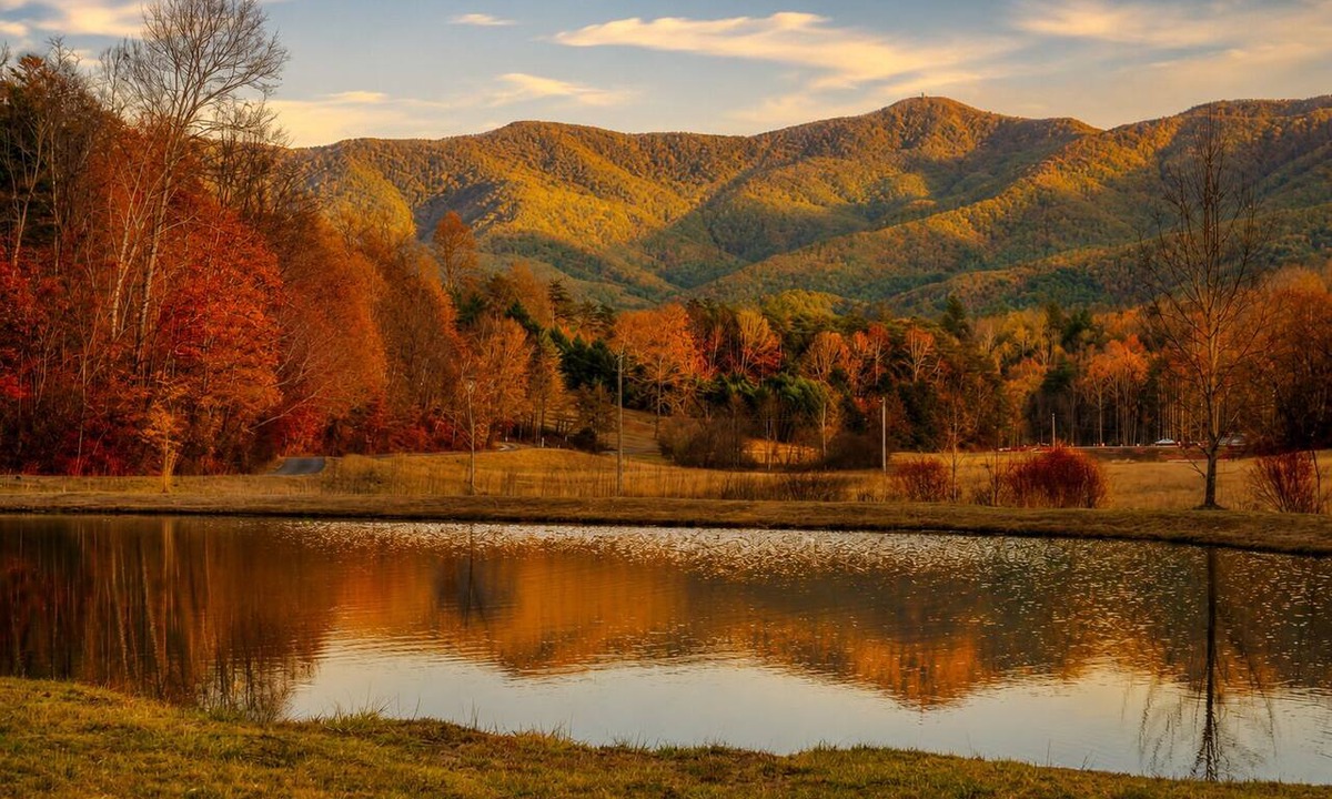 Blairsville Cabin | Historic Souther Country Inn - 11 BR Lodge Perfect for Get Togethers!