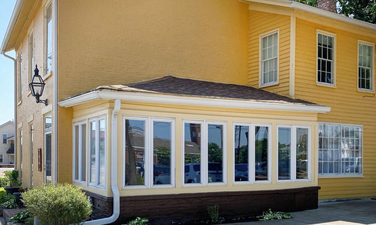 Troy House | Historic Troy Home Enjoyable Dining Steps Away