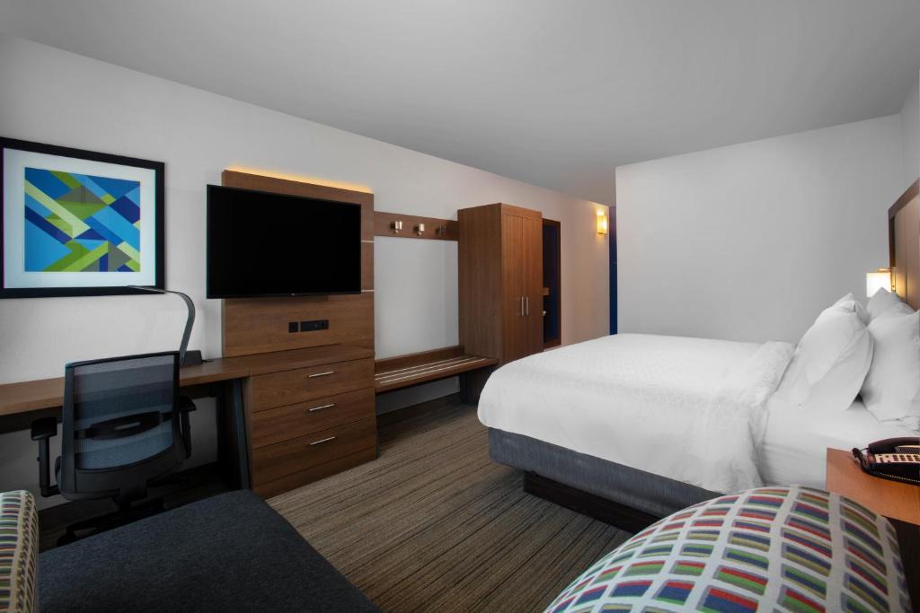Charleston Hotel | Holiday Inn Express Charleston-Civic Center by IHG