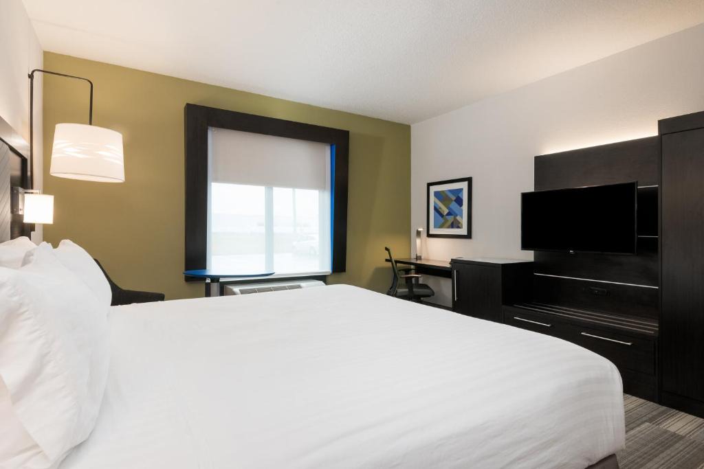 Florence Hotel | Holiday Inn Express & Suites Florence I-95 & I-20 Civic Ctr by IHG
