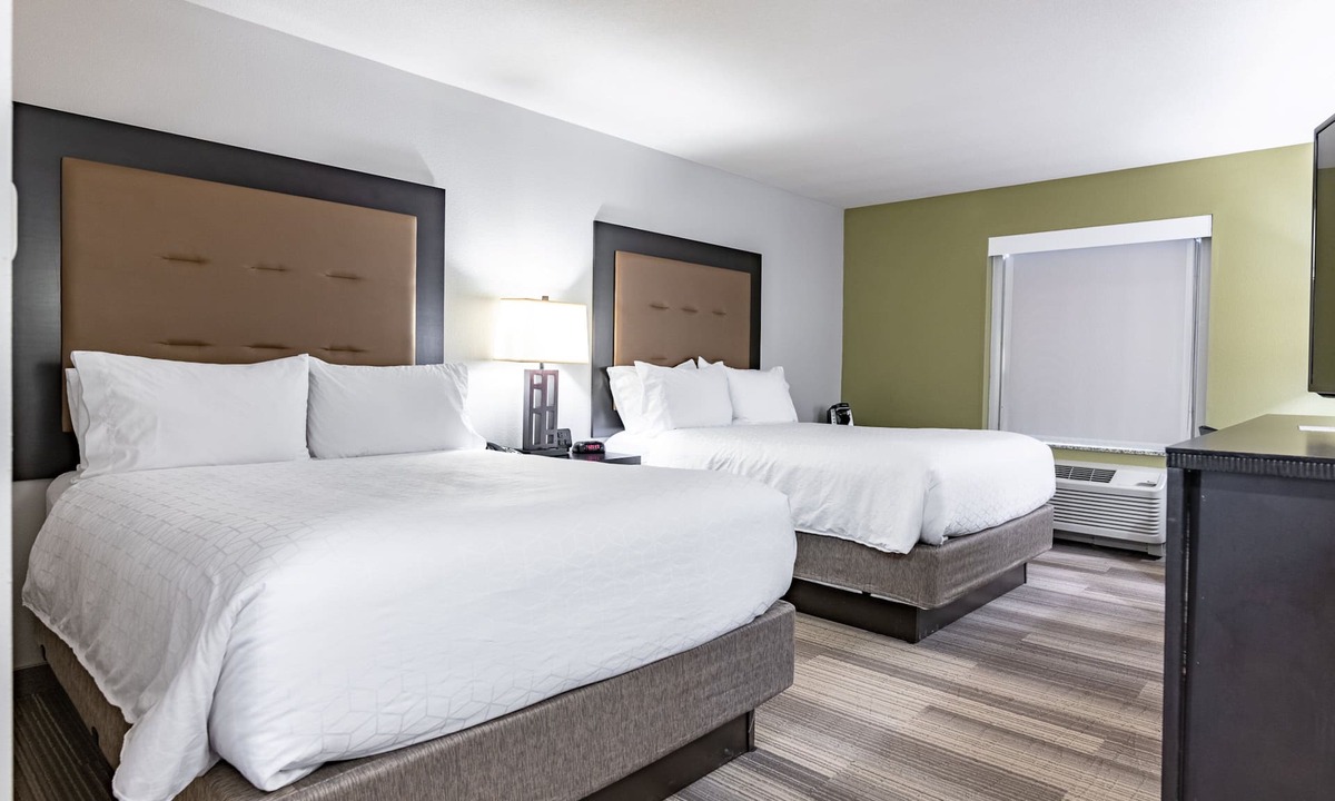Ironton Hotel | Holiday Inn Express & Suites Ironton by IHG