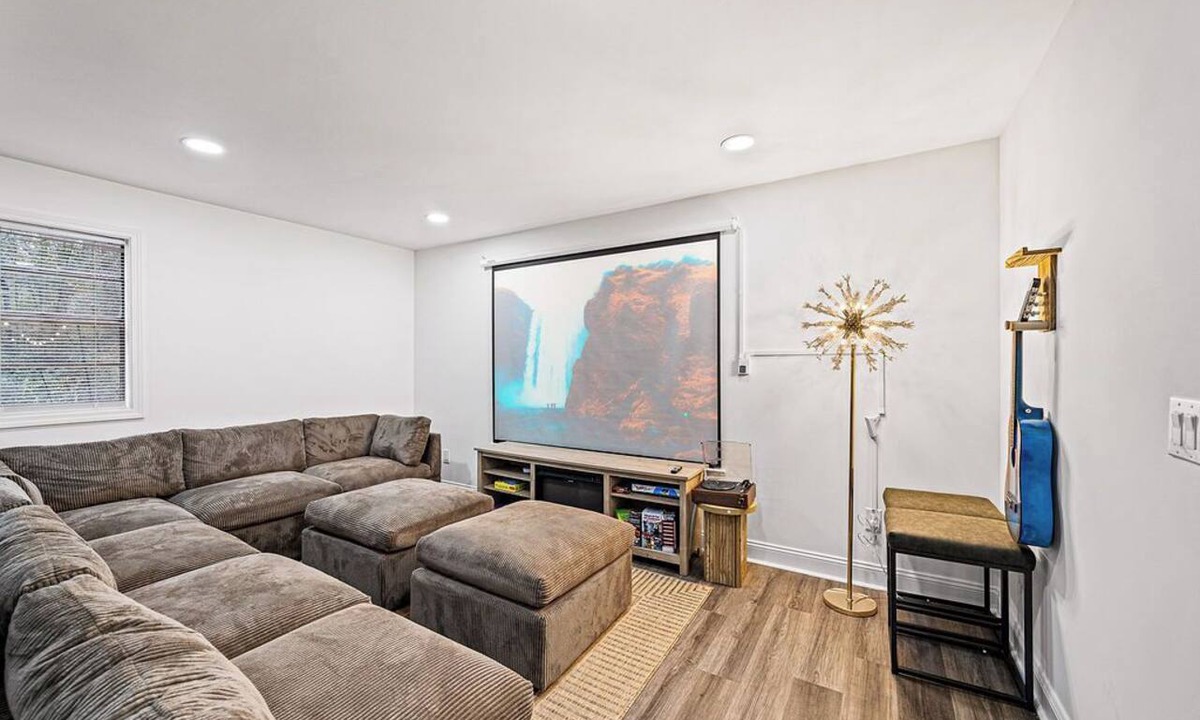 Athens House | Home Away From Home | 2 King Beds | Walk to UGA & DT!