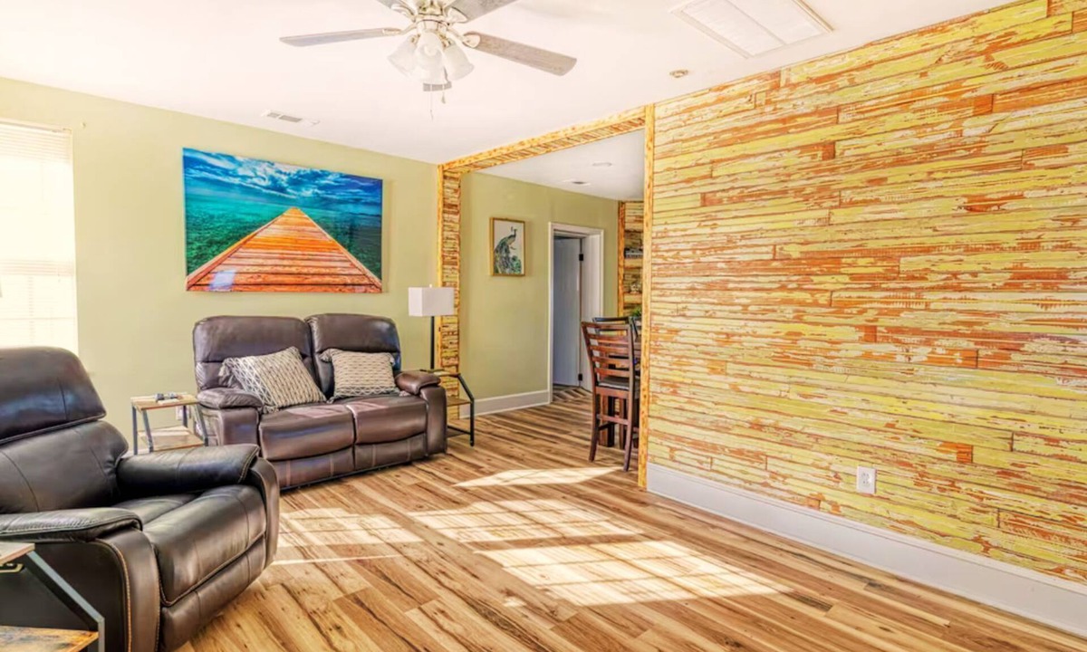 Cayce House | HomeRun — Best Sleep & Recliners — Walk to Riverwalk