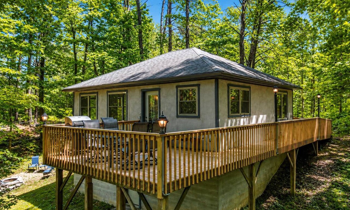South Bloomingville Cabin | Honey Ridge Forest Retreat