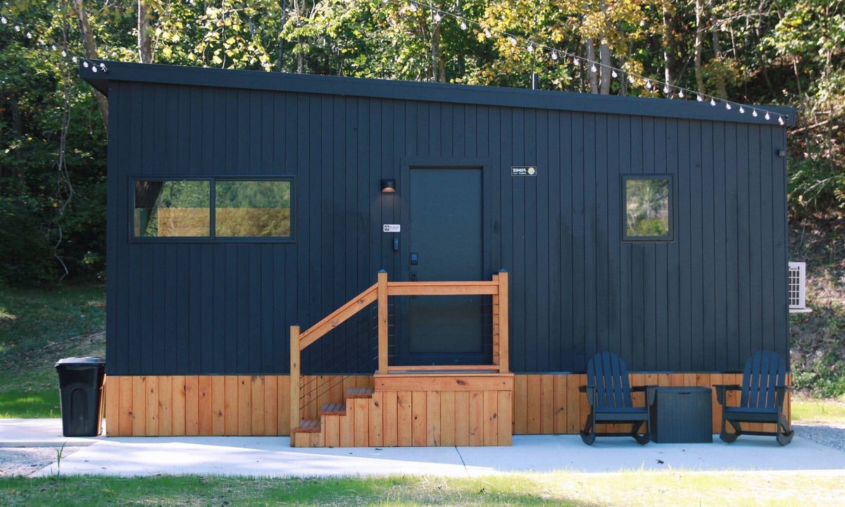 Ironton Cabin | Honeysuckle Den at StoneCreek Farms | Sleeps 2
