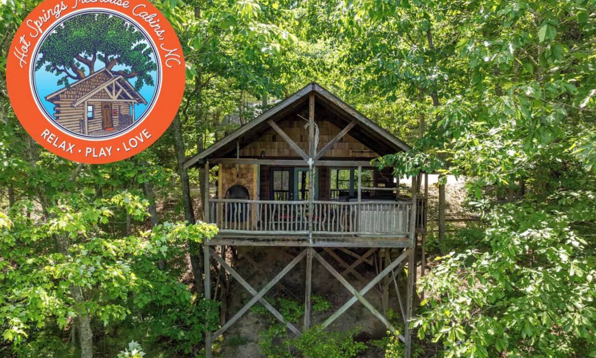 Hot Springs Cabin | Hot Springs Honeymoon Cabin: Hot Tub, Privacy, View - Cabin 4