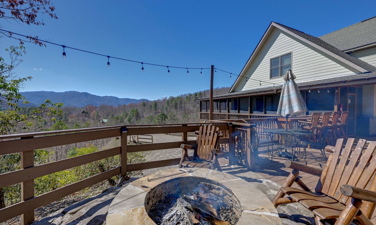 Bryson City House | Hot Tub & Mtn Views: Beautiful Bryson City Home