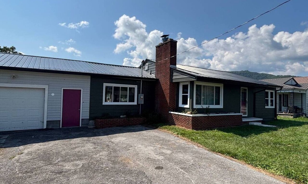Middlesboro House | House close to ARH Hospital, Tackett Creek & LMU!