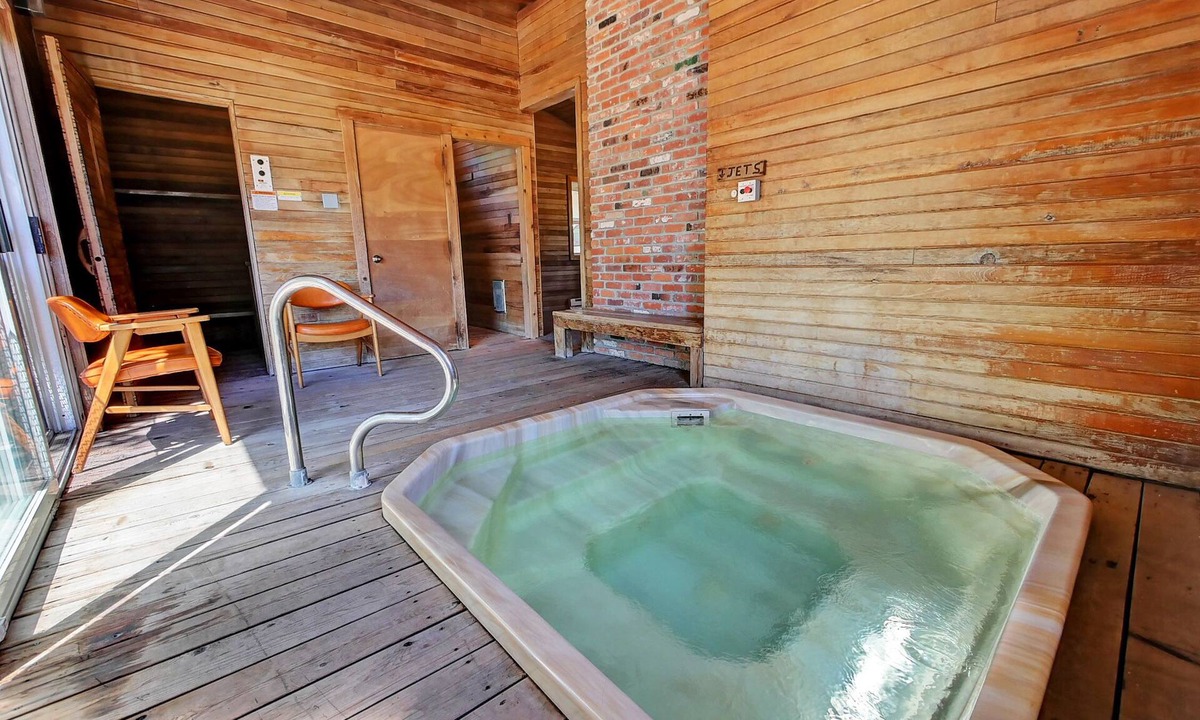 Twisp Hotel | Idle A While
