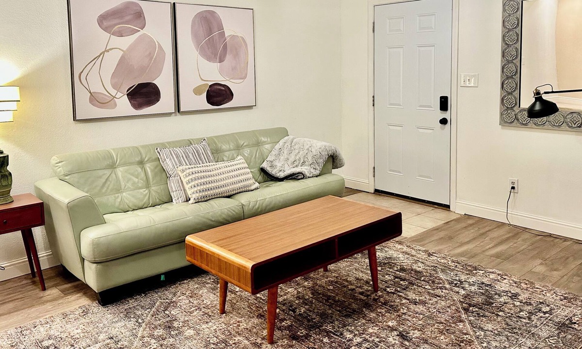 Candler House | King Bed Retreat Private Patio Near Downtown