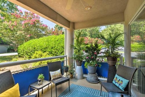 Salem Apartment | Lake Keowee Condo with Community Pool and Marina!