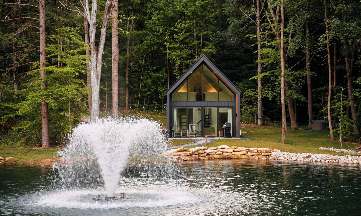 Shoals House | Lakefront Cabin - Hot Tub, Cold Plunge, & Sauna