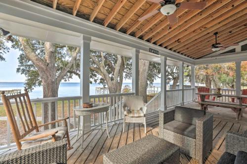 Russellville House | Lakefront Retreat w/Game Room & Private Dock!
