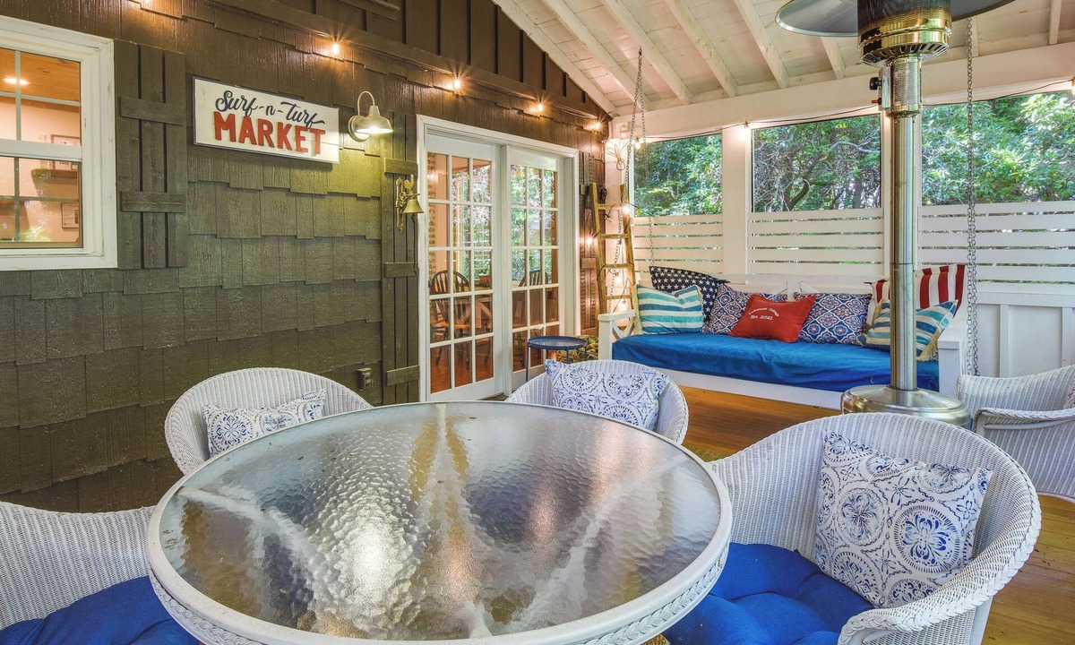 Lakemont Cottage | Lakemont Vacation Rental w/Screened-In Porch!