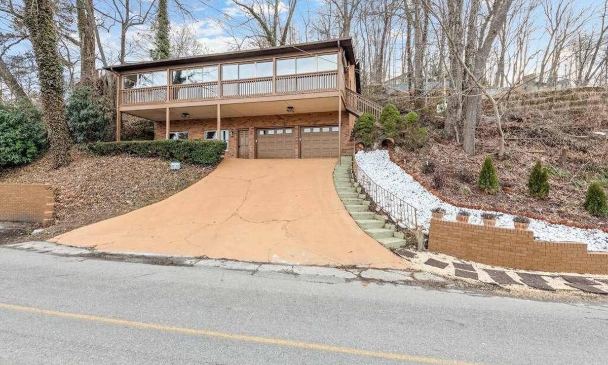 Lake Junaluska House | Lakeshore Upper Unit