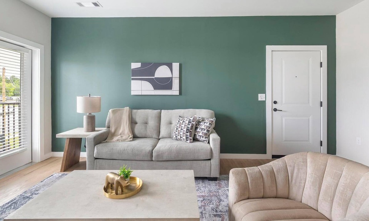 Knoxville Apartment | Landing | Spectacular 2BD, Gym