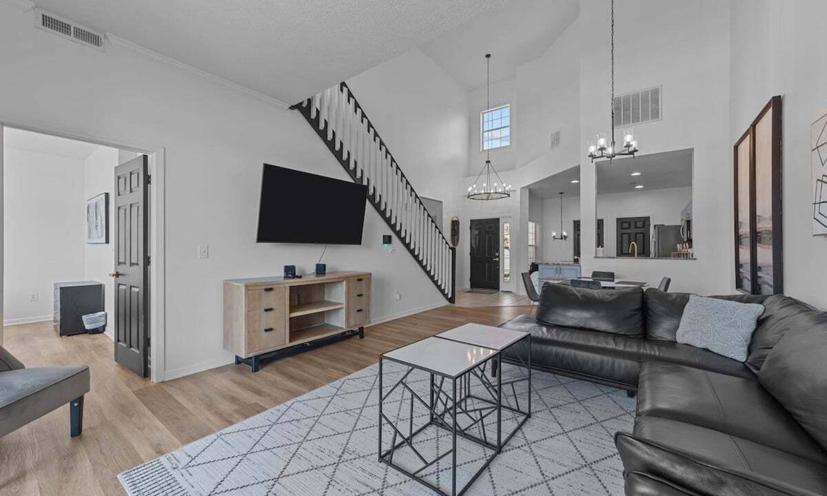 Red Hill House | Legends 4408 Unit C | Elegant Condo with Golf & Water Views Retreat!