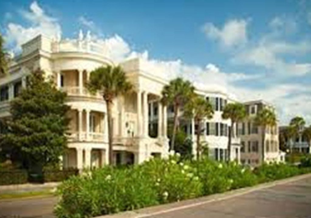 French Quarter Apartment | Lodge Alley Inn in Historic Charleston, SC on East Bay Street Unit 1