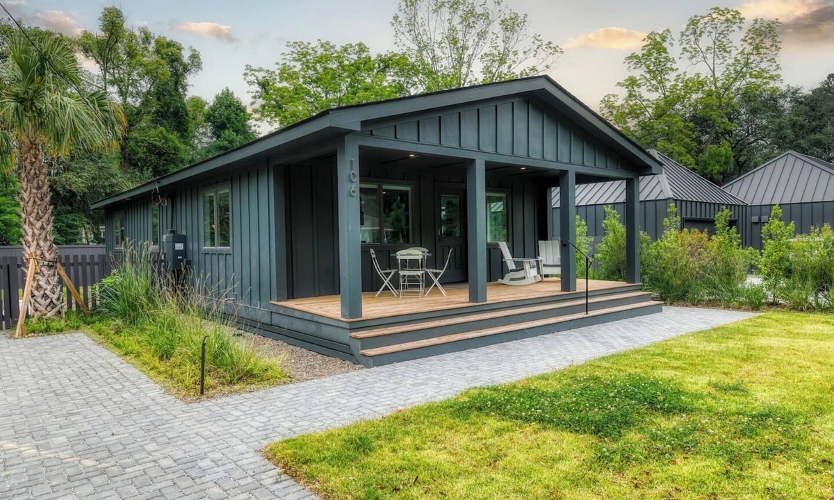 Summerville Historic District House | Longleaf Cottage-Walk to Azalea Park