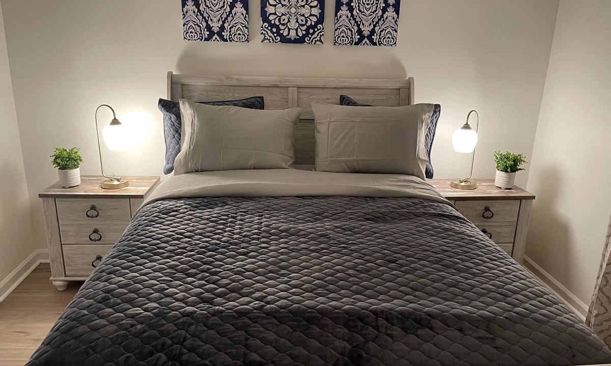 Knoxville Condo | Lovely/Clean 1Bedroom Knoxville Condo-12mins to UT