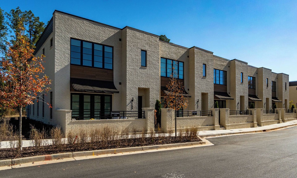 Watkinsville House | Lux and Spacious - King Beds, Chefs Kitchen, Fire Pit, Fast WiFi & Near UGA!