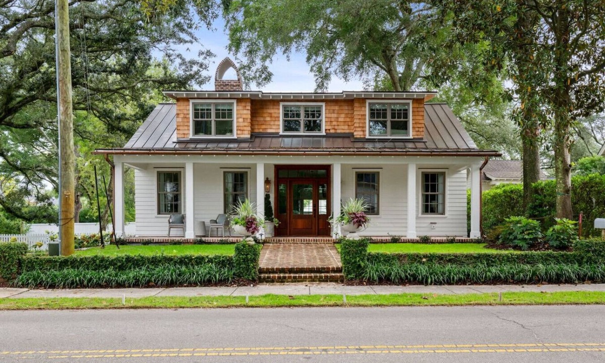 Old Village House | Luxury 4BR – Old Village Charm, Beach in Minutes