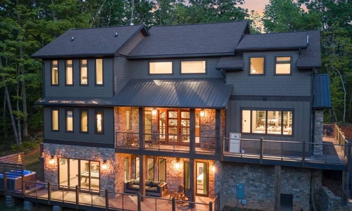 Gatlinburg Ski Chalet | Luxury Gatlinburg Cabin: Hot Tub, Game Room, Pool, Golf & Views, Sleeps 1-10