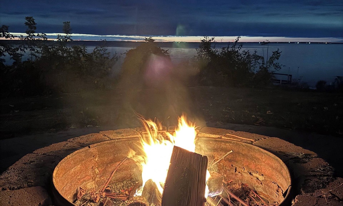 Stockbridge House | Luxury Lake Home on Lake Winnebago! EAA, Lambeau 45min, High Cliff 10min.