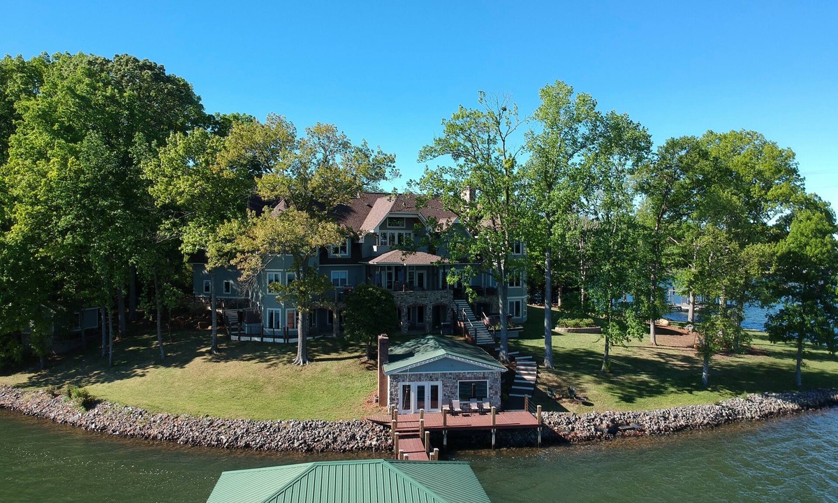 Mayhew House | Luxury Lake Norman Waterfront Estate, 7BR, Private Dock + Panoramic Views
