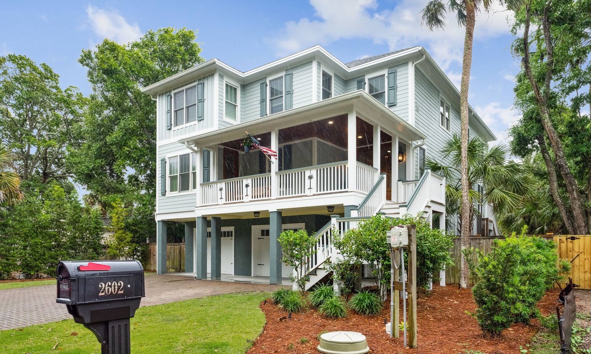 Isle of Palms House | Luxury Vaycay! Private Pool, Billiards, Hot Tub, Putting Green - 2602 Hartnett