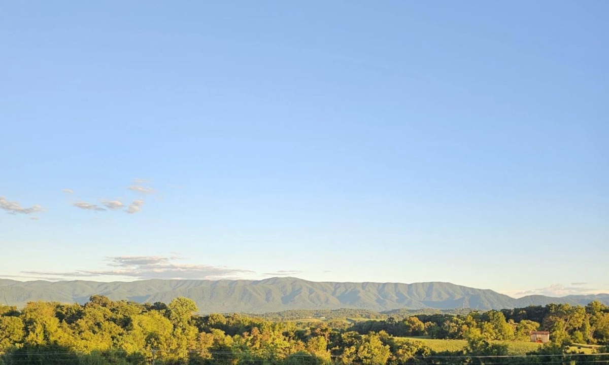 Greeneville House | MARGARET'S PLACE ON SUNNYSIDE. A charming home for countryside relaxation