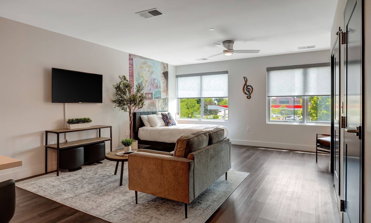 Donelson Apartment | Melodies & Memories: Stay in the Grand Ole Opry Studio!