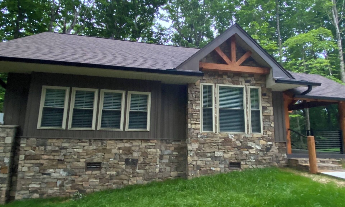 Thurmond Cottage | Merlot- 2 bedroom Cottages near Jones von Drehle
