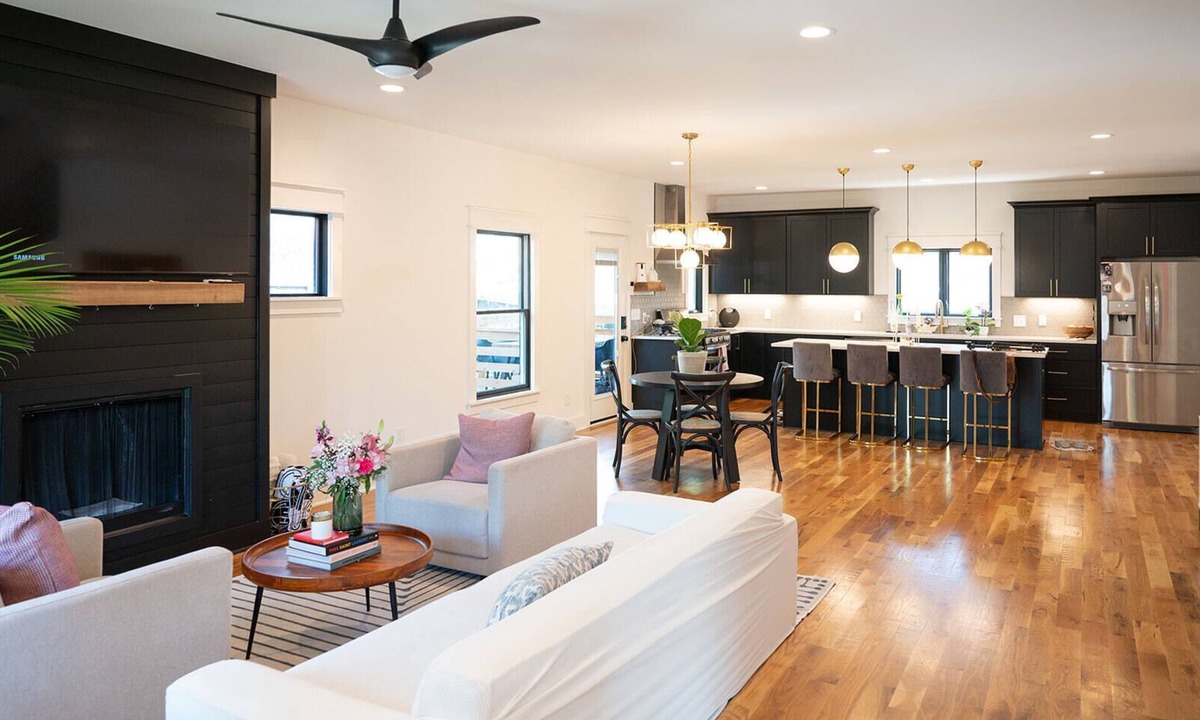 East Hill House | Modern 4BR Nashville Retreat with AC, Wi-Fi, Fitness Room & Prime Location!