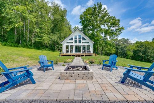 Dryden House | Modern Appalachian Vacation Rental w/River Access