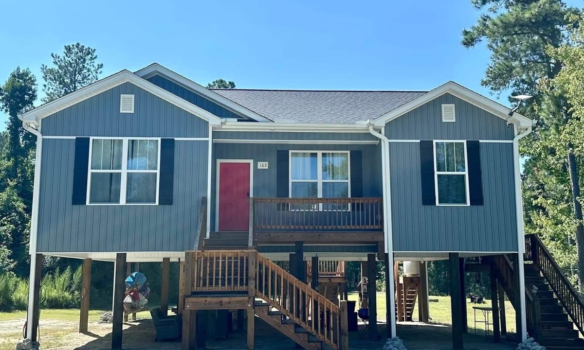 Oriental House | Modern Home near Oriental, NC Broad Creek, with Grill, Kayaks, Outdoor Shower