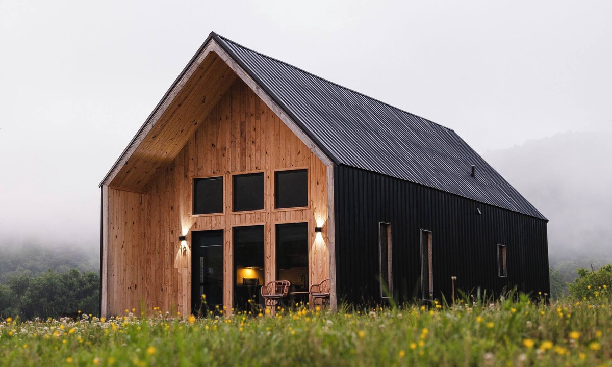 Stanton Cabin | Moonrise Meadow RARE River BEACH, Hot Tub, RRG
