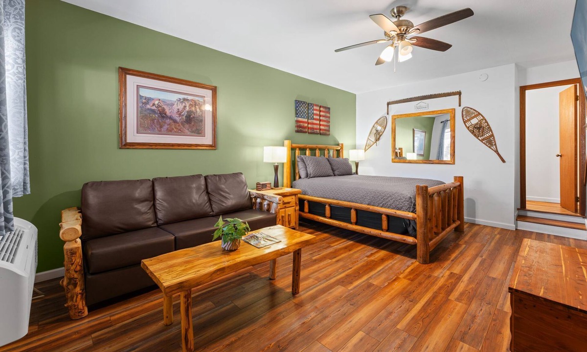 Wears Valley Apartment | Morning Glory | Queen Suite for 4 w/Sleeper Sofa