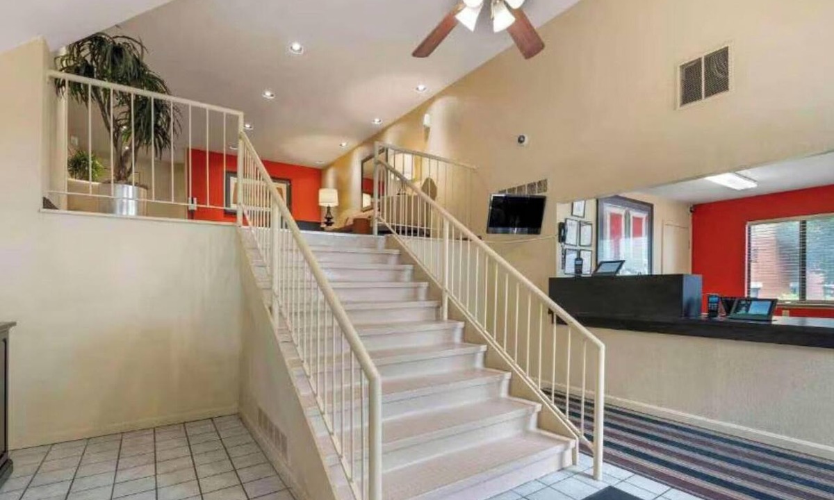 Parkdale Hotel | Motel 6 Fairfield, OH - Cincinnati