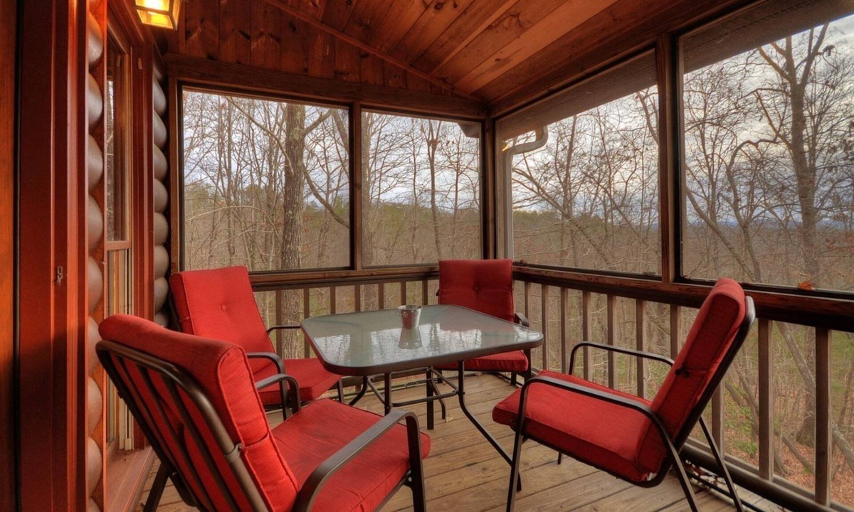 My Mountain Cabin | MOUNTAIN CABIN PRIVATE ENTRY SUITE + FIRE PIT+KITCHENETTE+WD+BLUE RIDGE 10min